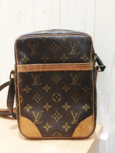 【 質屋 買取】LOUIS VUITTON 【ルイ・ヴィトン 】ダヌーブ ショルダーバッグを　お買取【葛飾区高価買取No１宣言！】