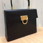 【質】フェラガモ チェーンショルダーバッグ　黒　リザード 質預かりしました【葛飾区で質屋といえば】