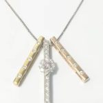 【販売】Pt850×K18　/PD0.124　/0.28　デザインネックレスのご紹介です。【葛飾区 亀有 ブランド】