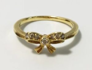 【販売】お買い得！　K18　リボンモチーフリング　9号  のご紹介です。【葛飾区 亀有 ブランド】葛飾区・足立区・東京都・千葉・埼玉