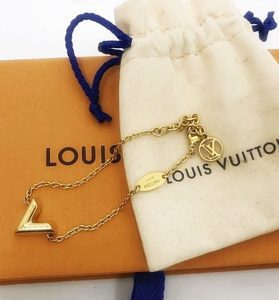 【質】ヴィトン　エッセンシャル V ゴールド M61084の融資金額！【質屋かんてい局亀有店 】