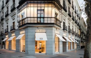 スペイン最高峰のブランド　LOEWE（ロエベ）とは⁈【かんてい局亀有店】