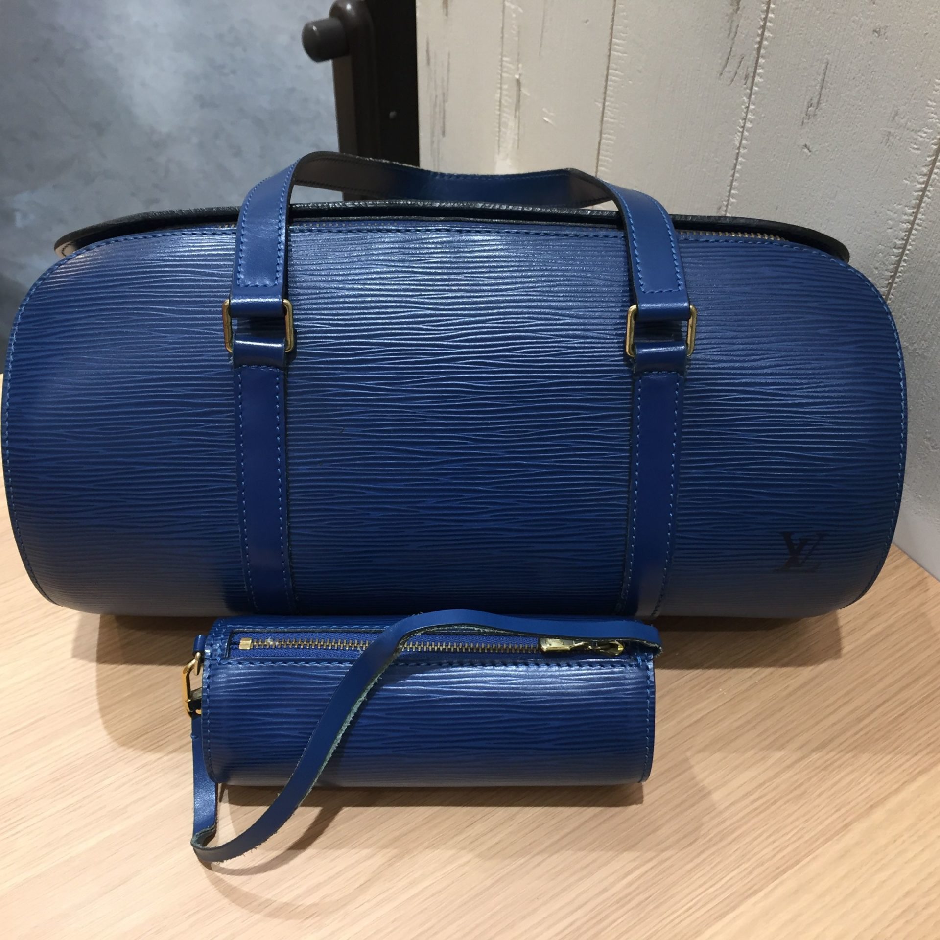 買取】深いブルーが素敵なバッグ、ルイヴィトン エピ スフロ  M52225をお買取り致しました。【かんてい局亀有店】葛飾区・足立区・墨田区・江戸川区・松戸市 | 質屋かんてい局 亀有店