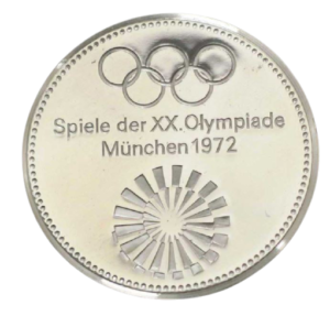 ミュンヘンオリンピック記念純銀メダル 1972年『岡本太郎デザイン』