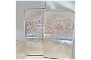【買取】カナダ王立造幣局純銀バー！　ロイヤルカナディアンミント10オンス　海外インゴット2本を宅配買取！【かんてい局亀有店】葛飾区・足立区・江戸川区・荒川区・墨田区・松戸市・市川市・船橋市・八潮市・横浜市
